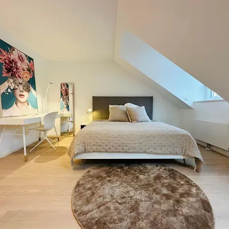 5 Min Walk From The Oktoberfest - Entire